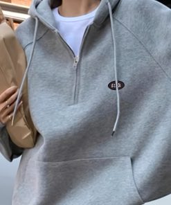 Elegant Women's Zip-Up Stand Collar Sweatshirt - Casual Graphic Print, Loose Fit for Fall & Winter, Machine Washable